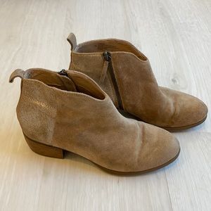 Metallic back Sofft booties